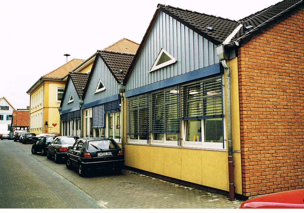 Ansicht der Dilsbachschule von der Pestalozzistraße